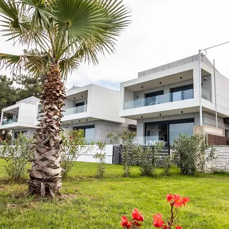 Gaya Villa *